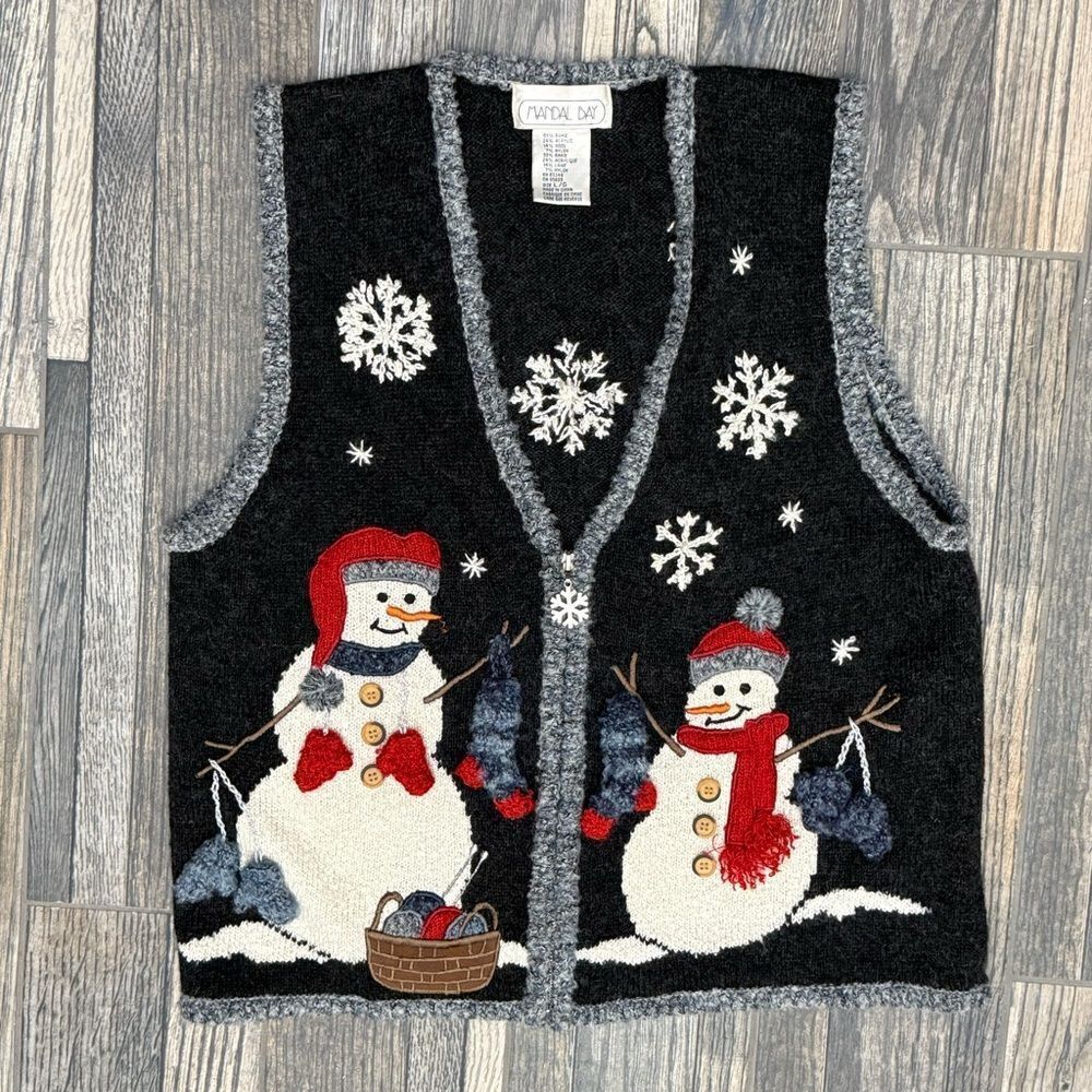 Charming Snowman Cardigan Vest Black and‎ White